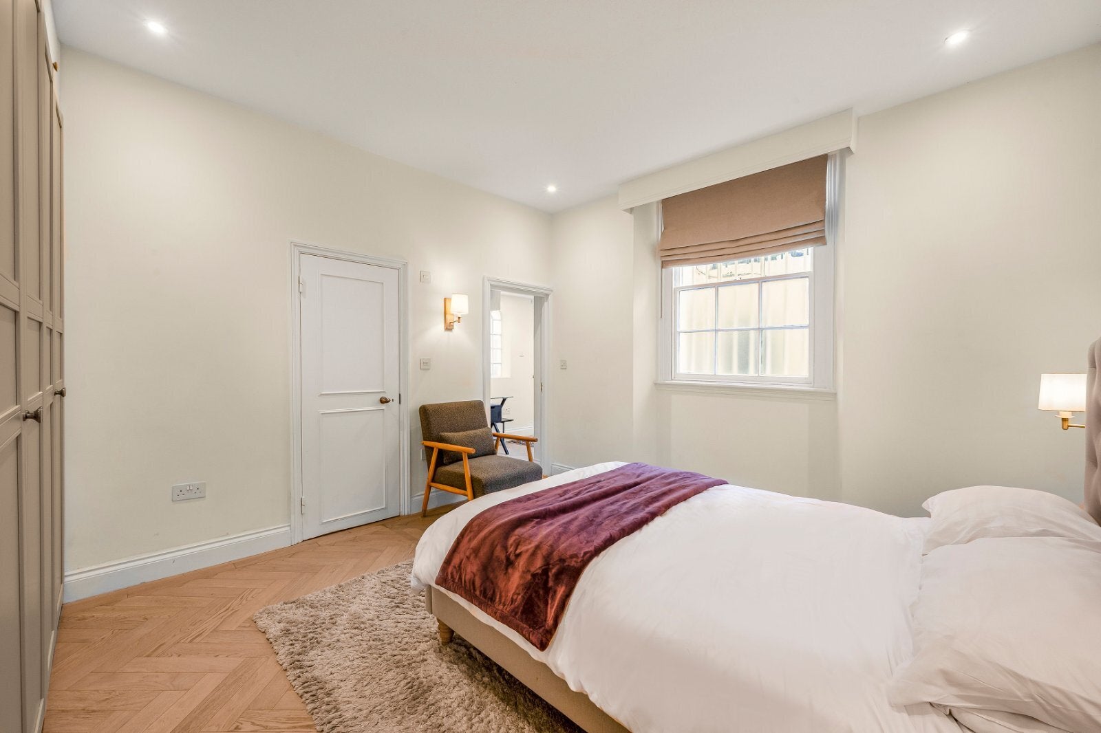 Flat Chesham Street in City of Westminster