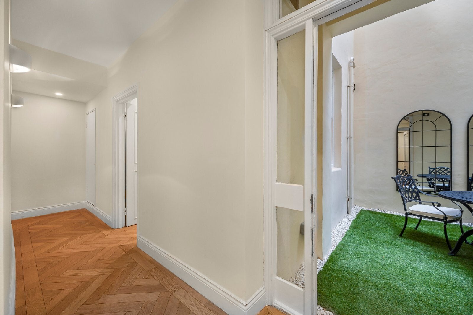 Flat Chesham Street in City of Westminster