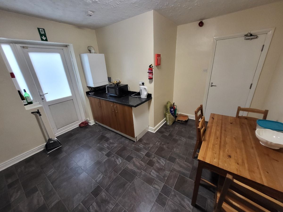 Flat Westgate Road in Newcastle upon Tyne