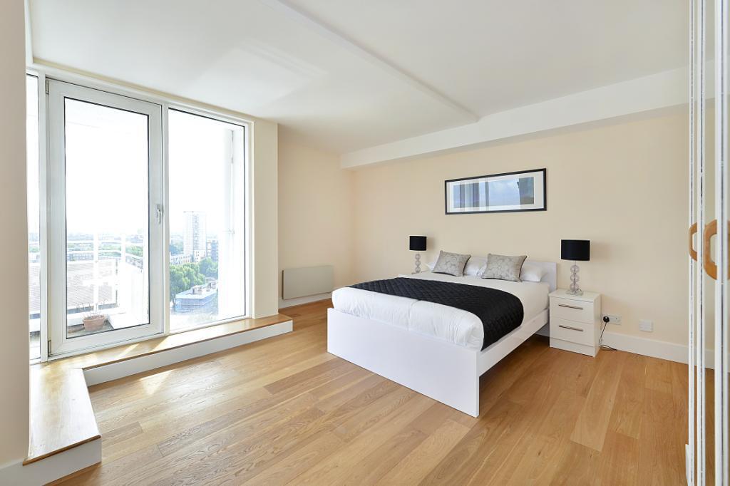 Flat Mill Street in Greater London