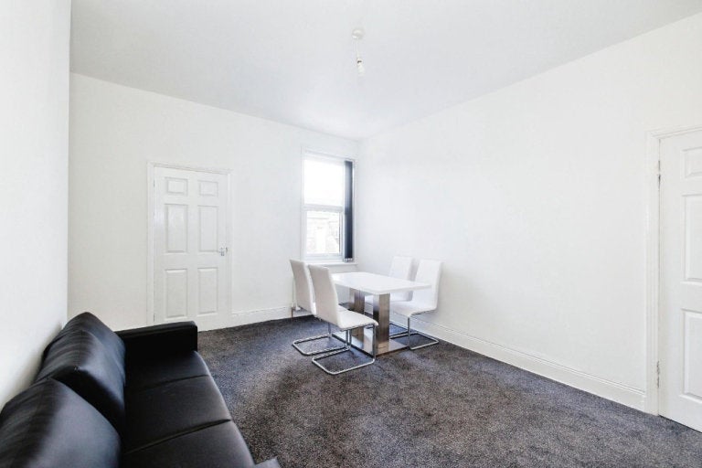 Flat Saltwell Place in Gateshead