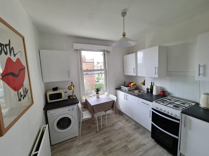 Room Dartmouth Park Hill in Greater London