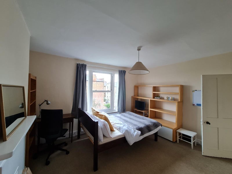 Room Dartmouth Park Hill in Greater London
