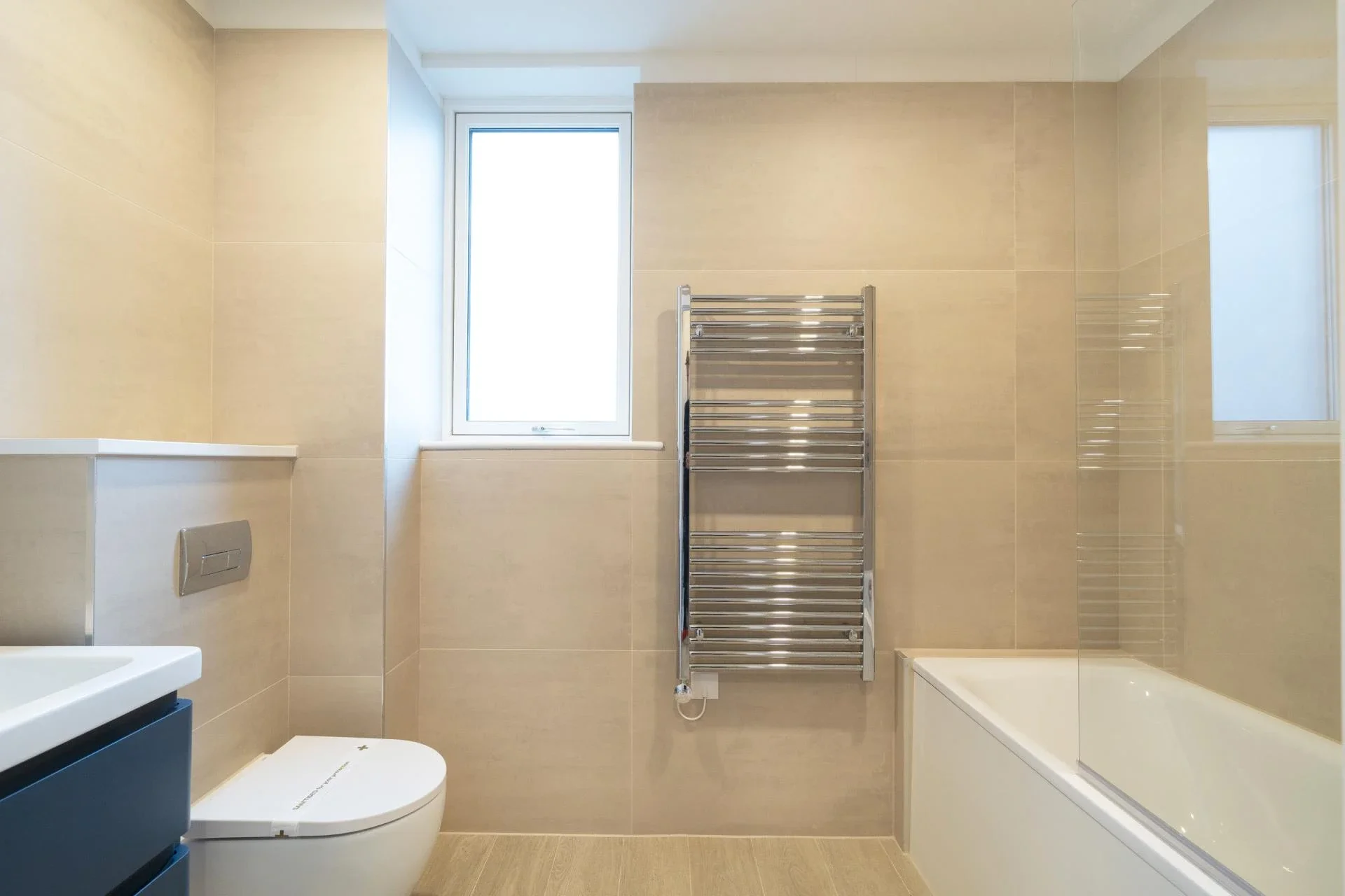 Flat Wyvil Road in Greater London