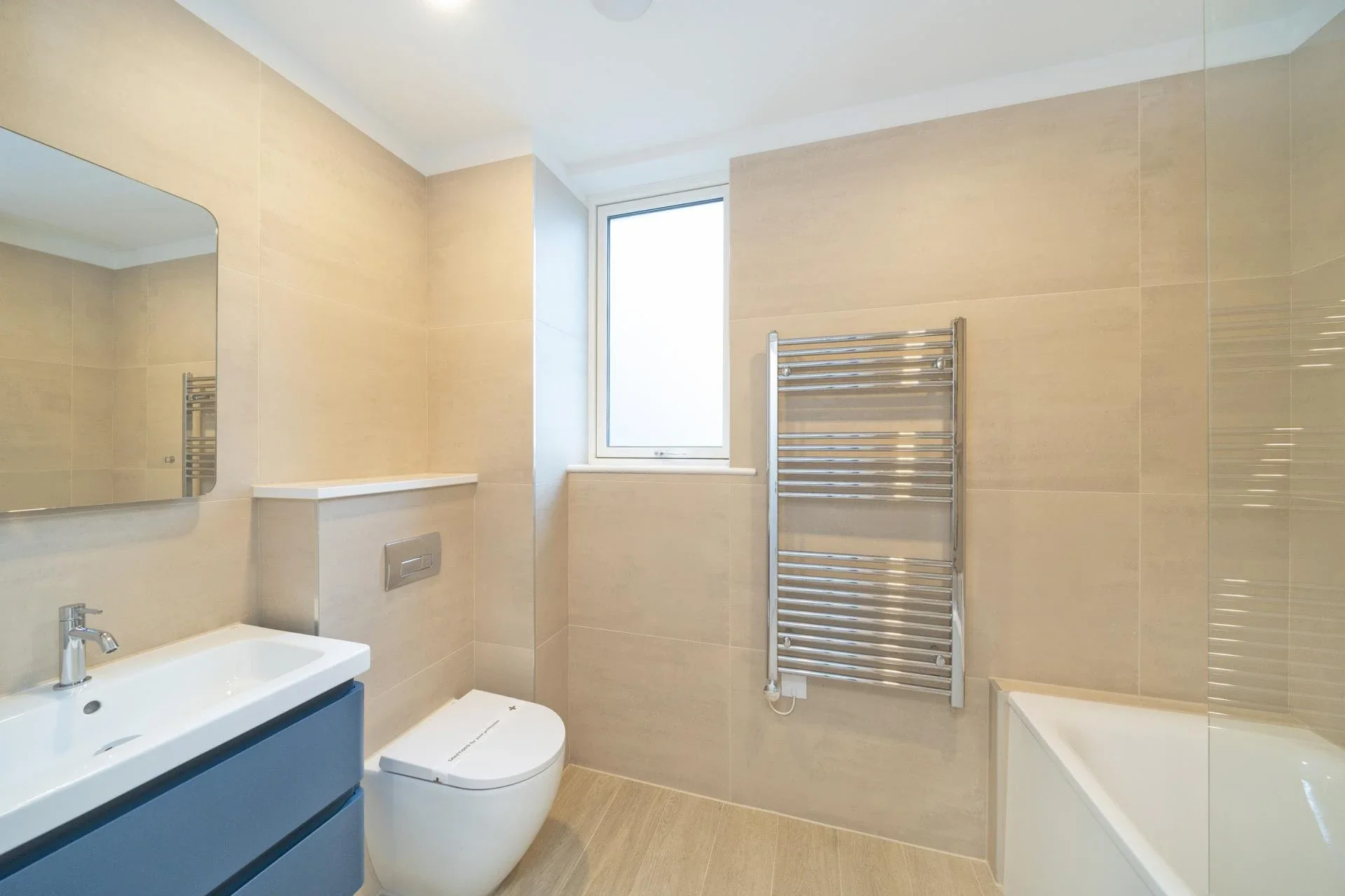 Flat Wyvil Road in Greater London