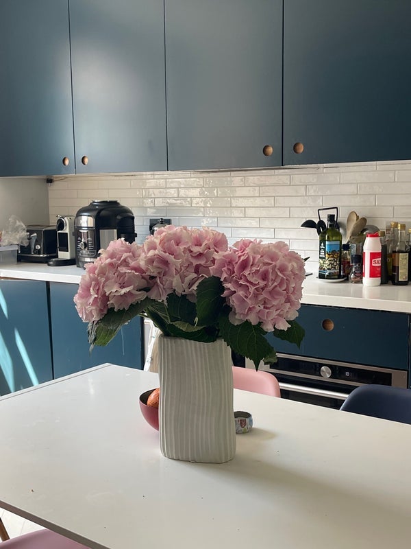 Room Calvert Avenue in Greater London
