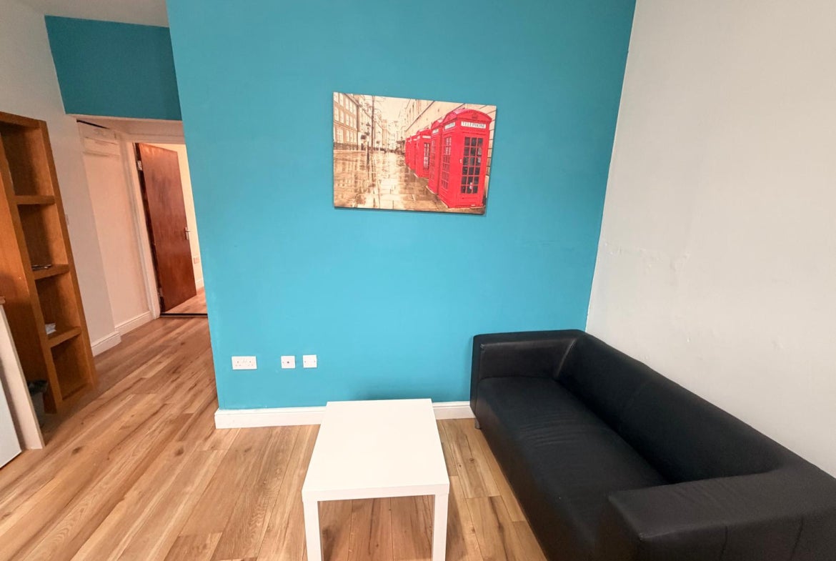 Flat Bayswater Place in Leeds