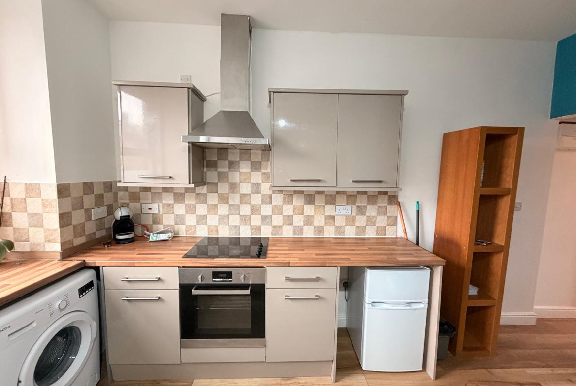 Flat Bayswater Place in Leeds