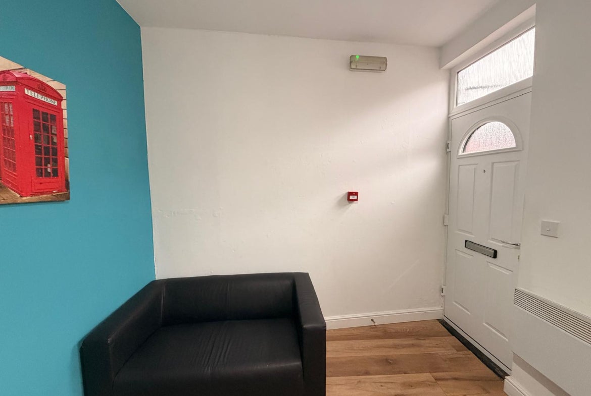 Flat Bayswater Place in Leeds