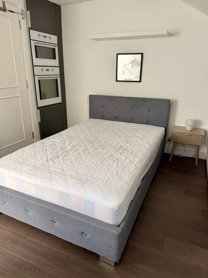 Room Pennard Road in Greater London