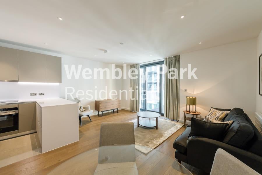 Flat Elvin Gardens in London