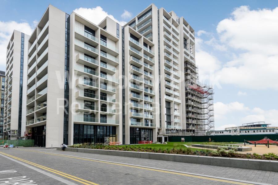 Flat Elvin Gardens in London