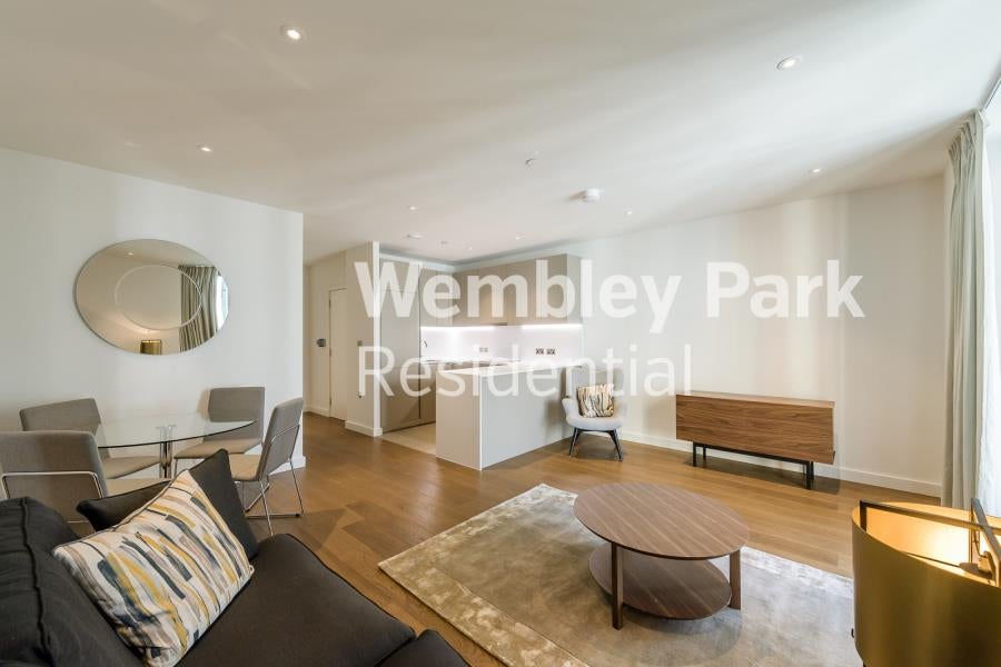 Flat Elvin Gardens in London