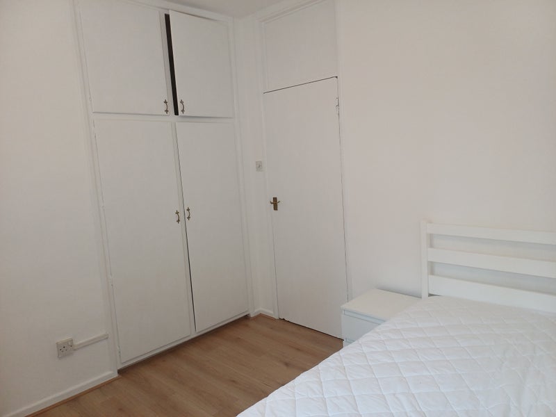 Room Albert Drive in Greater London