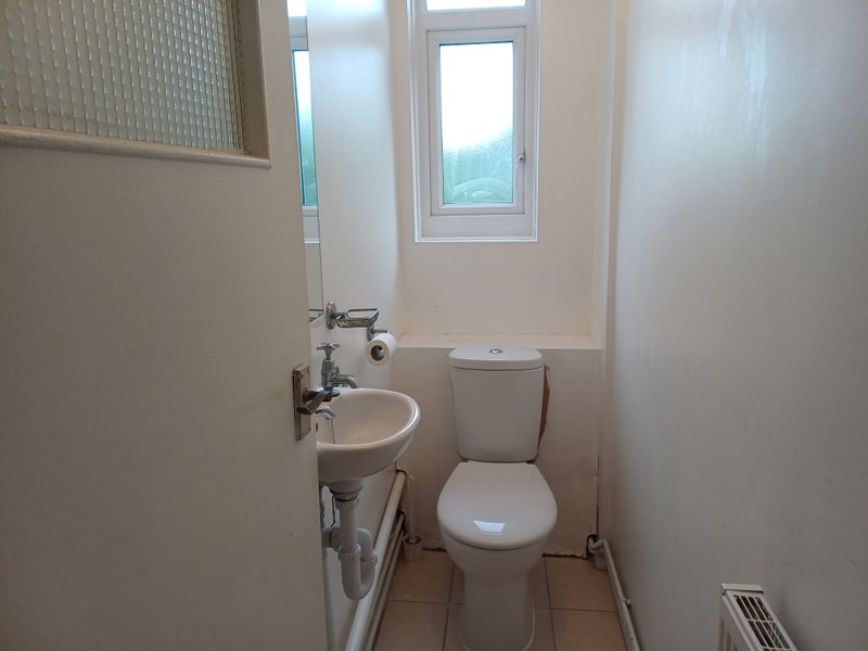 Room Albert Drive in Greater London