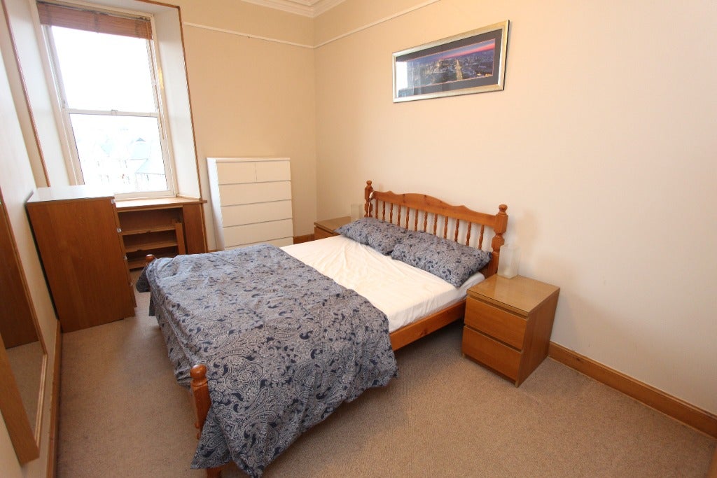 Flat Willowbrae Road in City of Edinburgh