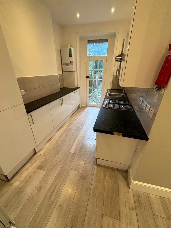 Flat Uxbridge Road in Greater London