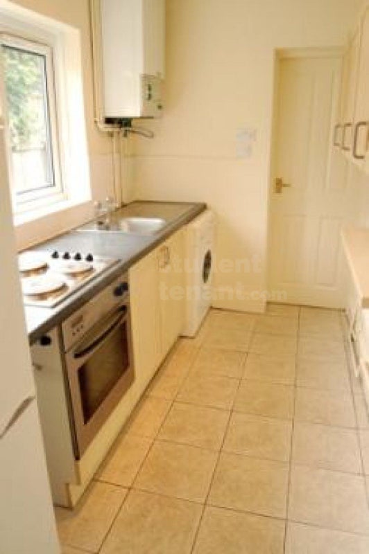 Room Oliver Road in Sandwell