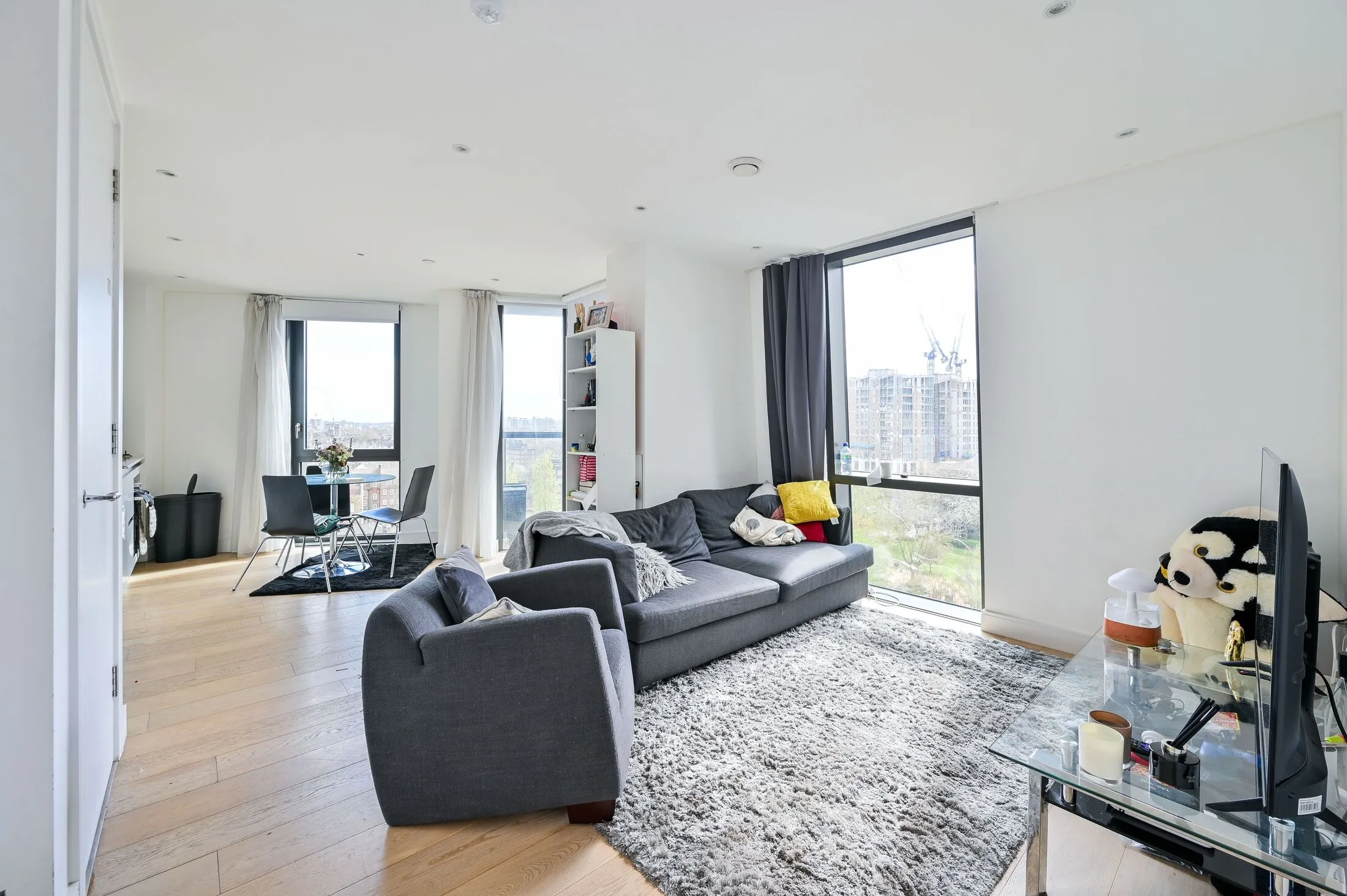Flat Salamanca Place in Greater London