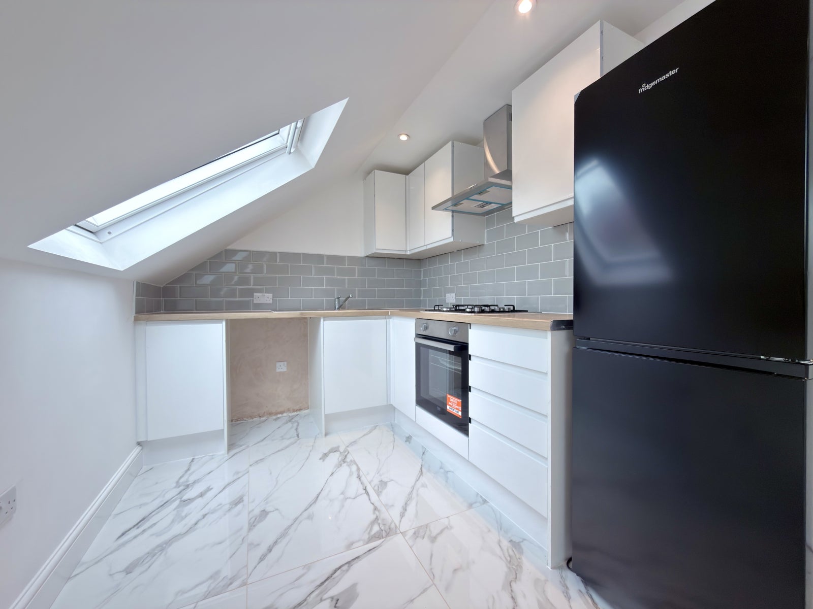 Flat Gambole Road in Greater London