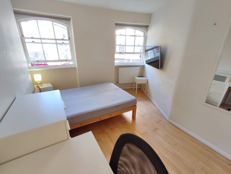 Room Leather Lane in Greater London