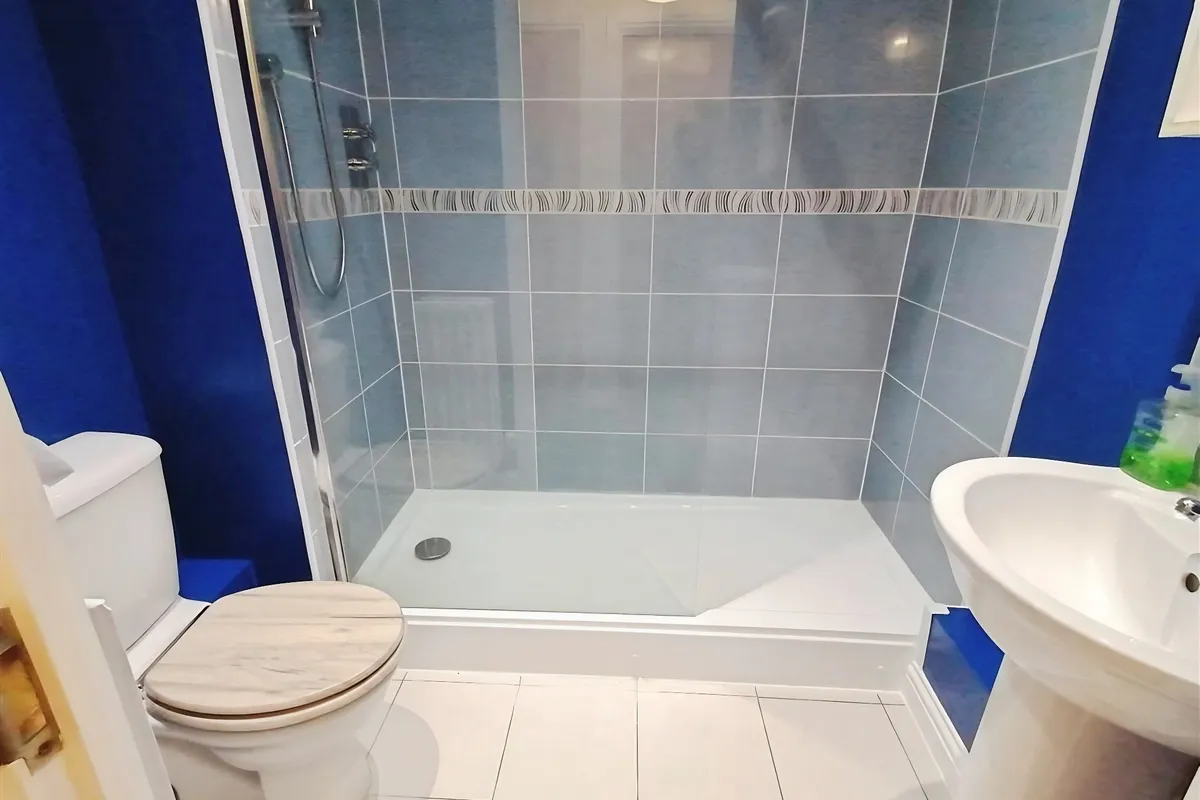 Flat Twickenham Close in Stratton St. Margaret