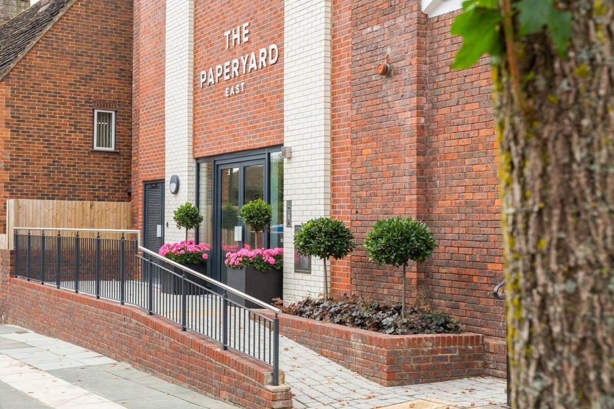 Flat Worthing Road in Horsham