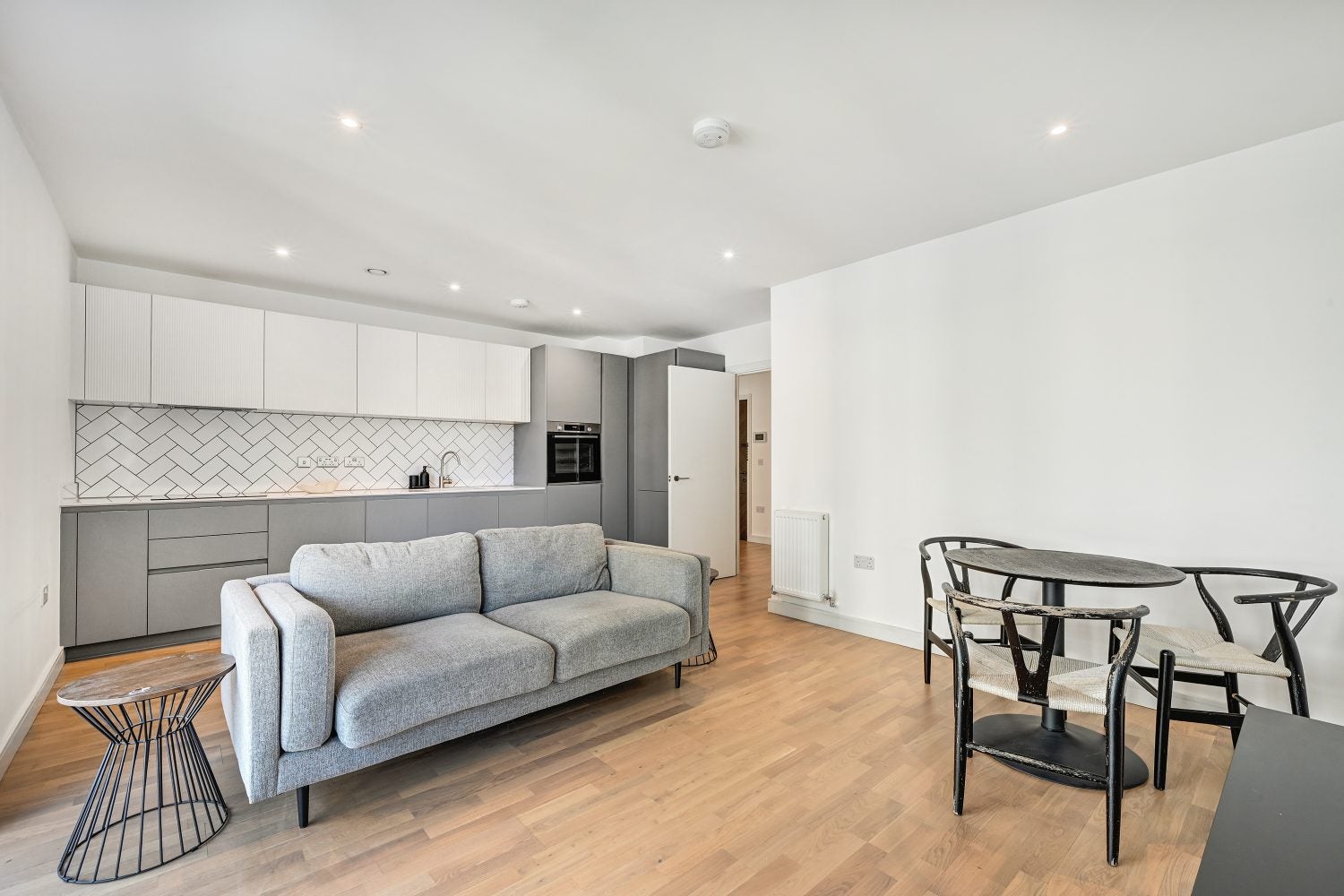 Flat Greenleaf Walk in Greater London