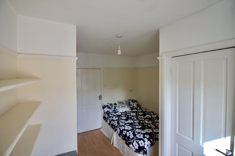 Room Stanley Road in Bournemouth