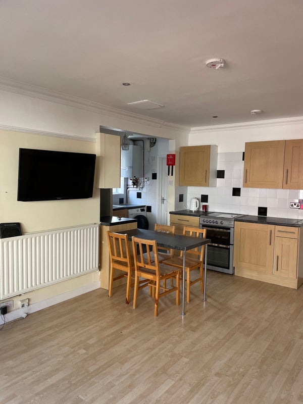 Room Stanley Road in Bournemouth