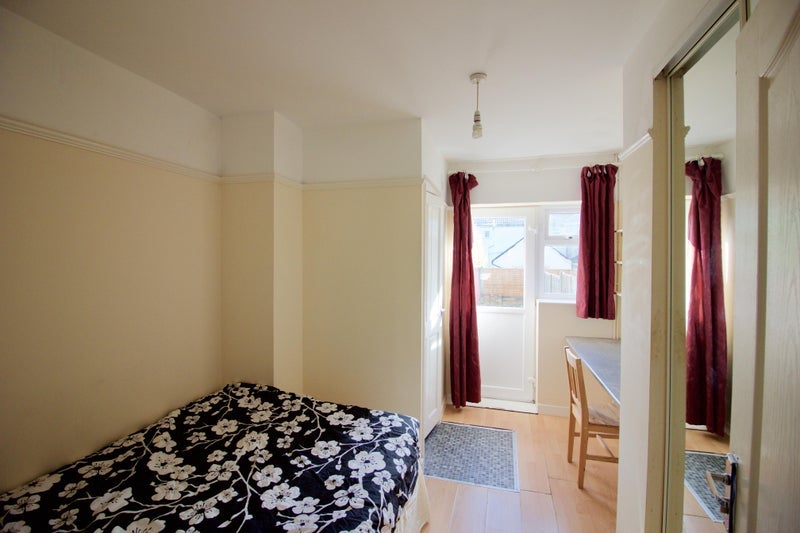 Room Stanley Road in Bournemouth