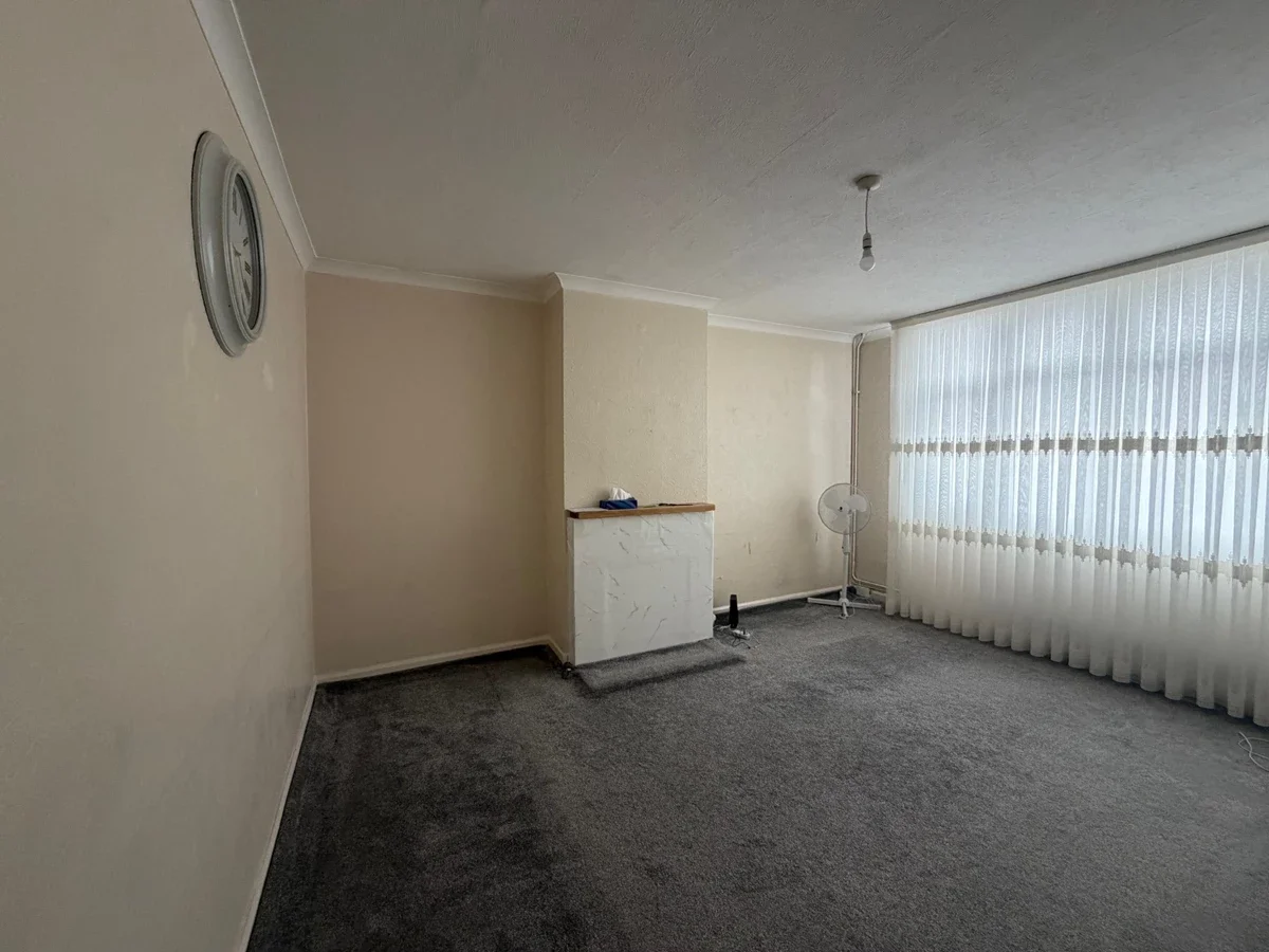 House Deansway in Greater London