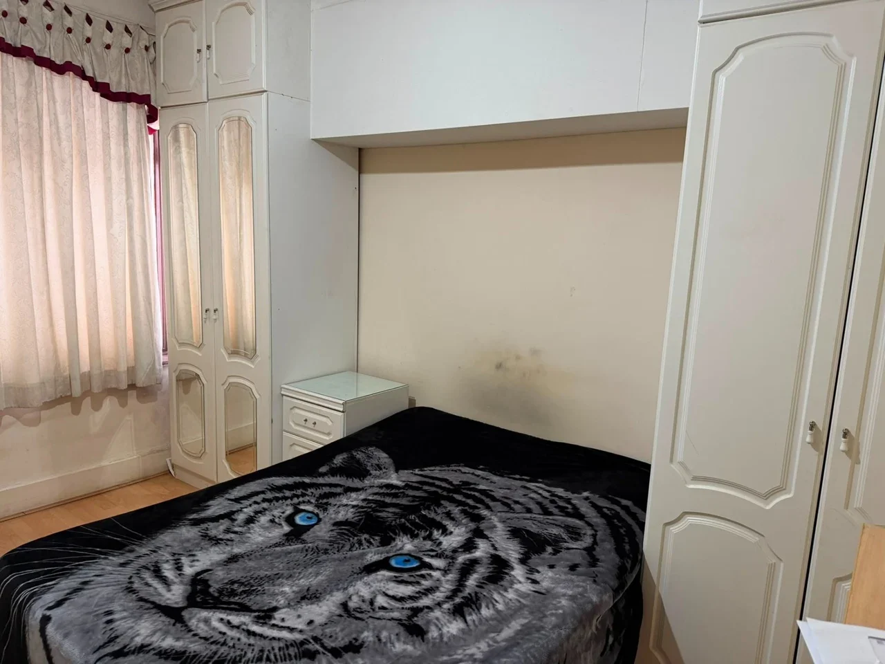 Room Southend Road in Greater London
