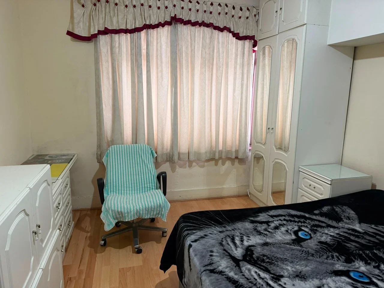 Room Southend Road in Greater London