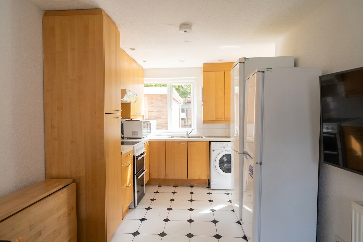 Flat Leahurst Crescent in Birmingham