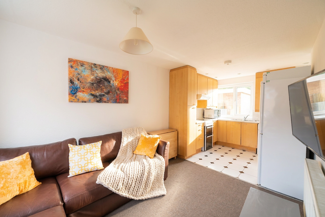 Flat Leahurst Crescent in Birmingham