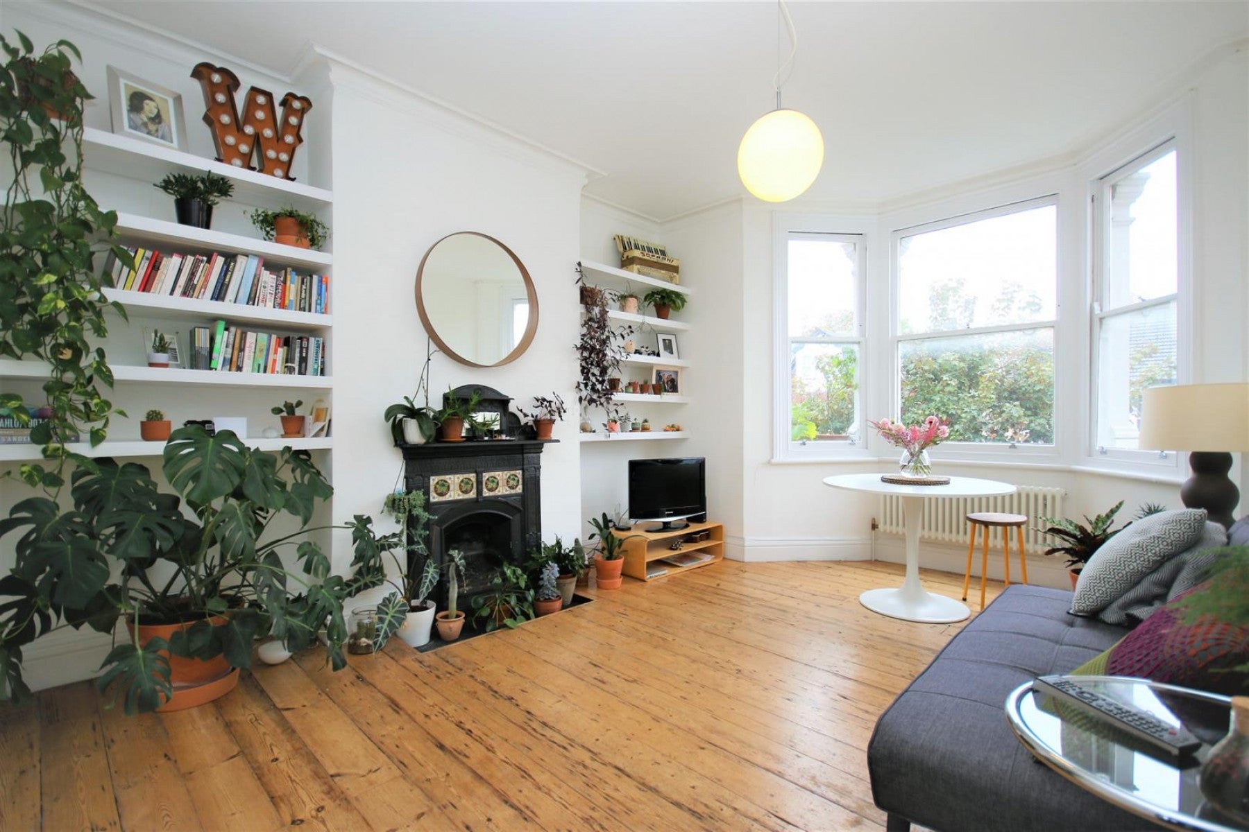 Flat Park Avenue in Greater London