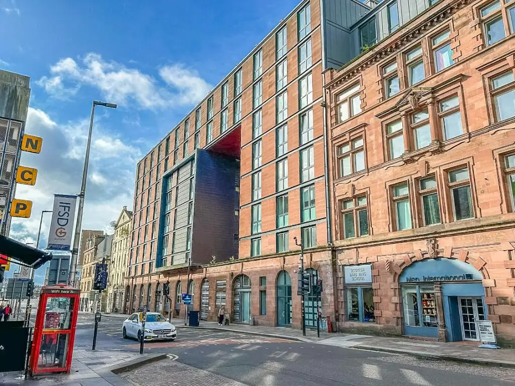 Flat Oswald Street in Glasgow