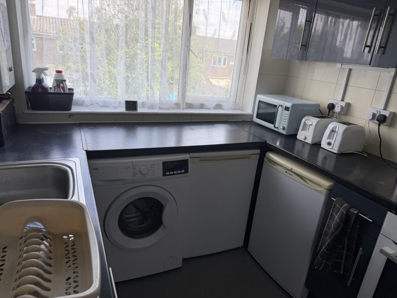 Room Hobtoe Road in Harlow