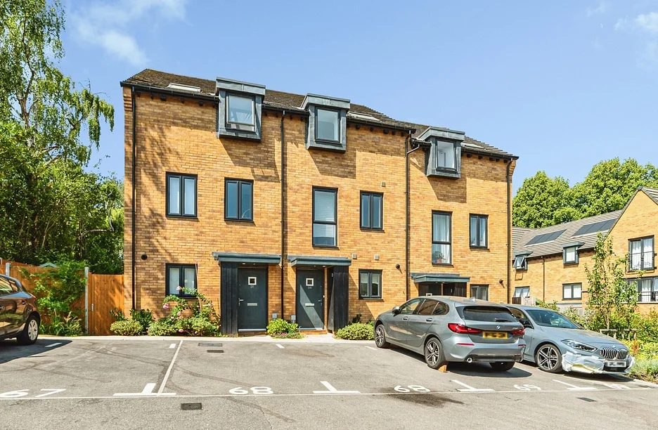 House Dormie Close in Basingstoke and Deane