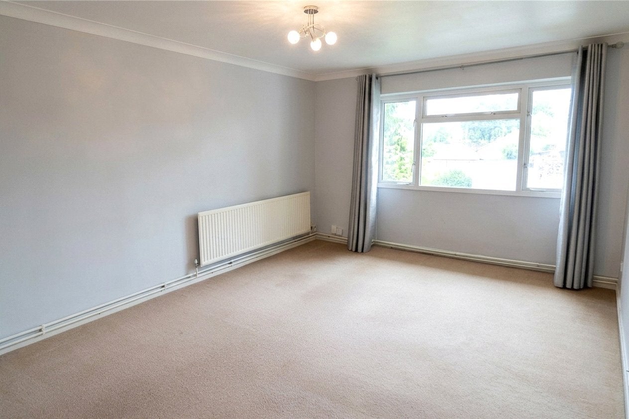 Flat Chiltern Drive in Charvil