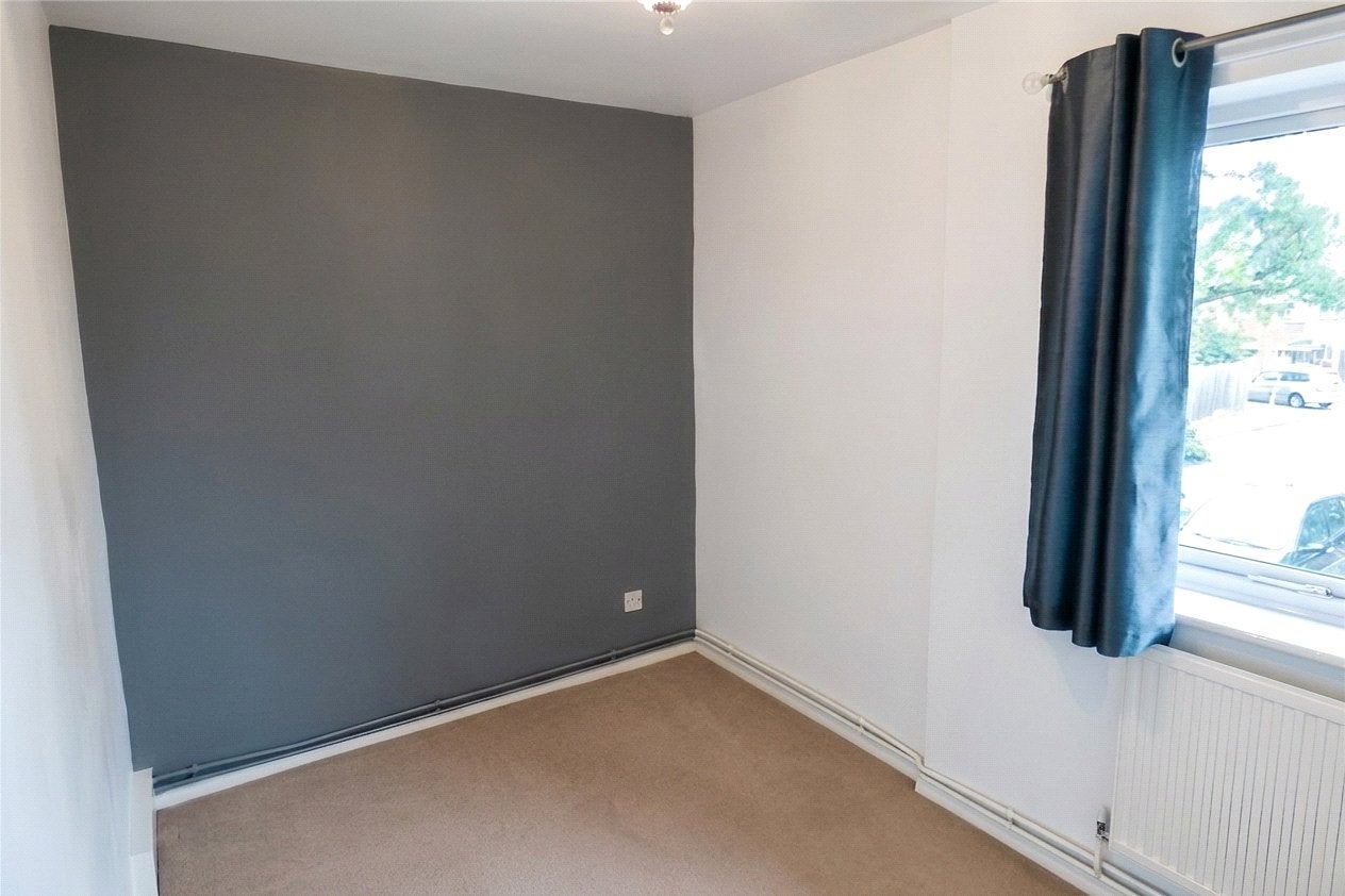 Flat Chiltern Drive in Charvil