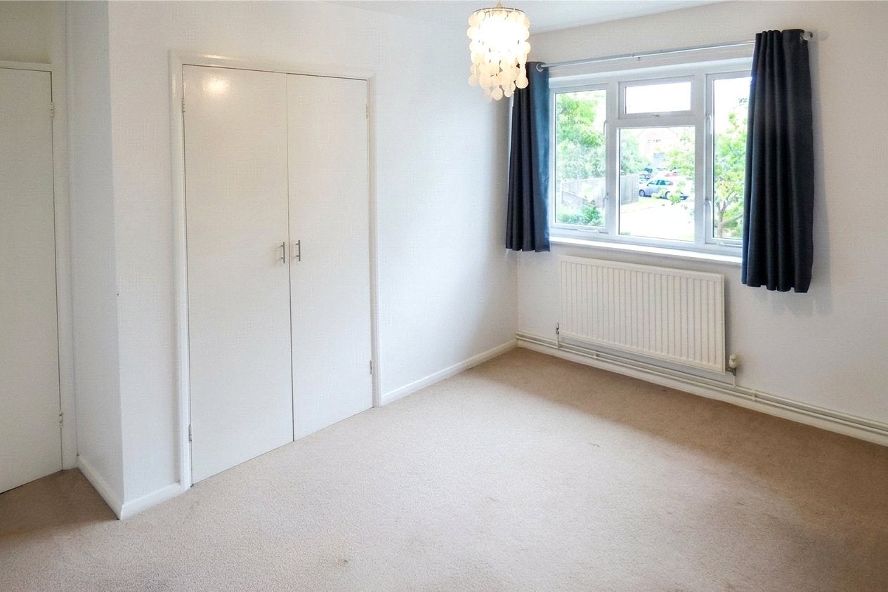 Flat Chiltern Drive in Charvil