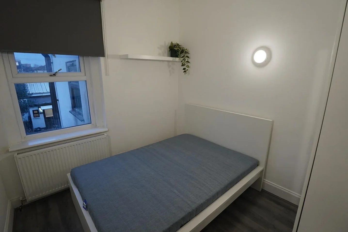 Room Harrow Road in Greater London