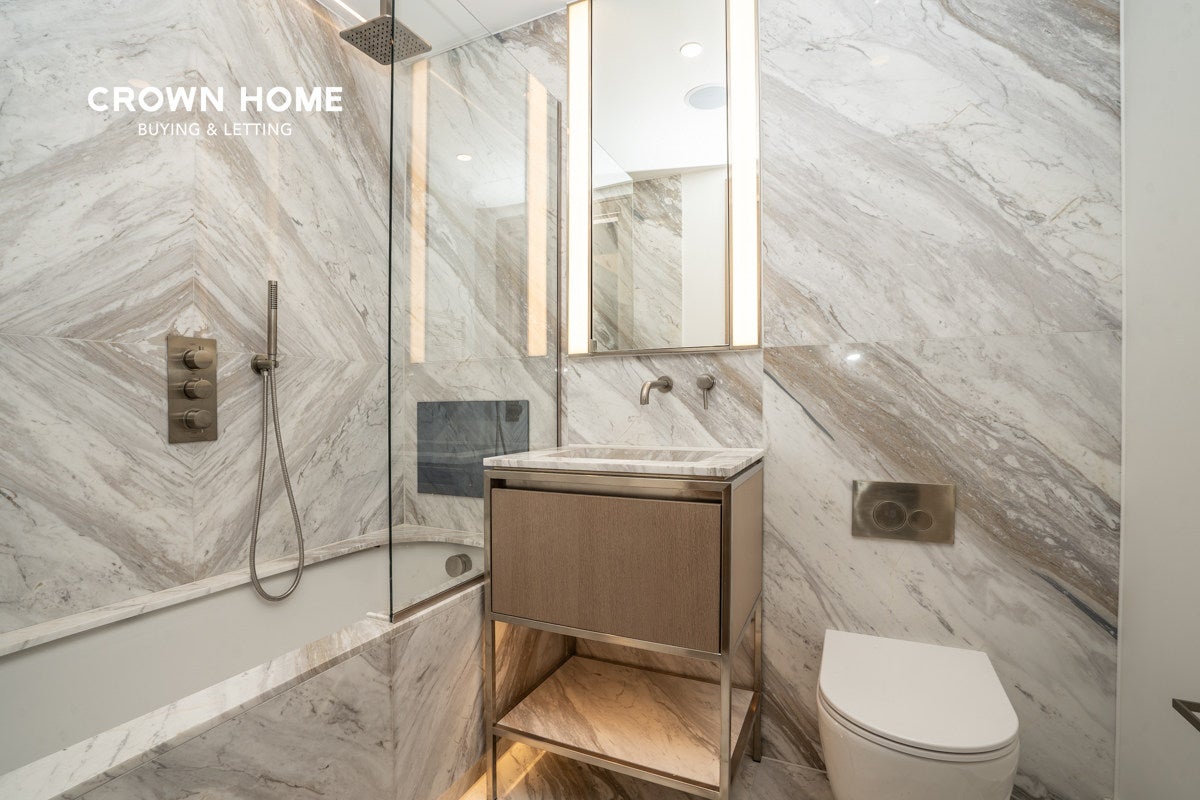 Flat Aldgate in City of London