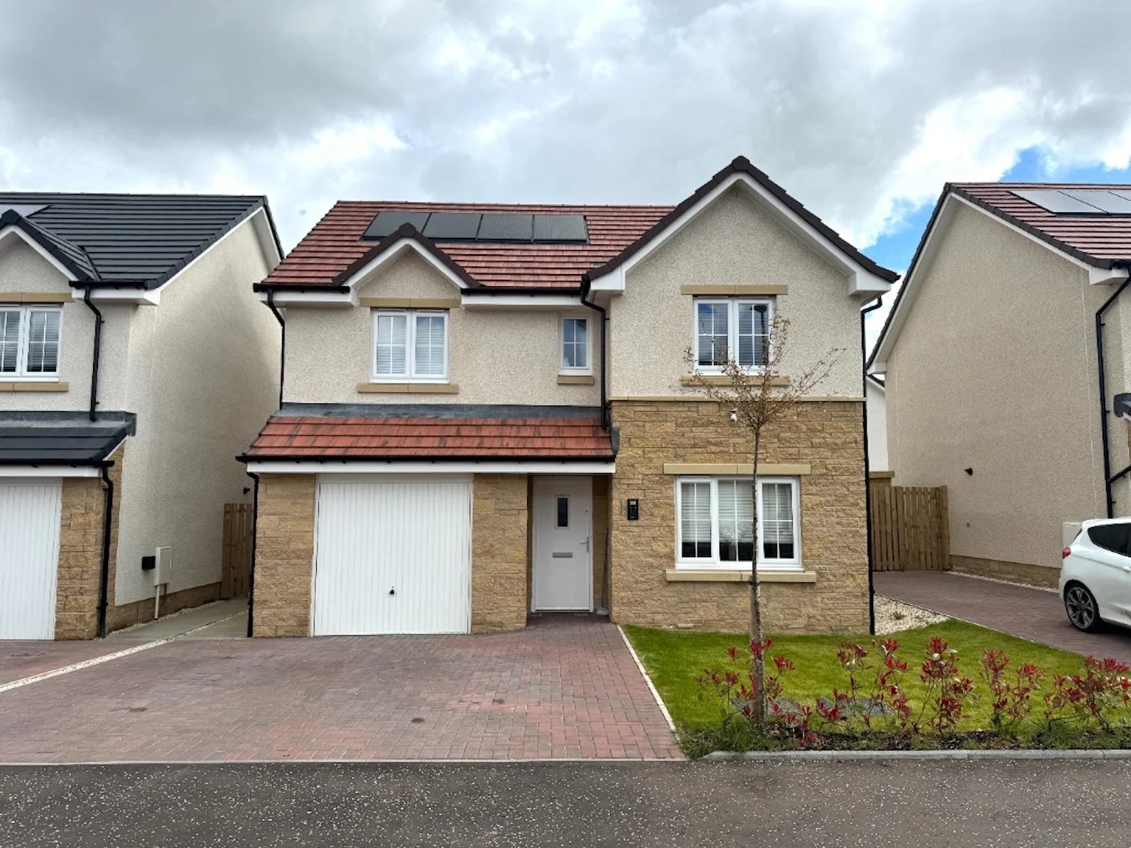 House Tinto Court in Carnbroe