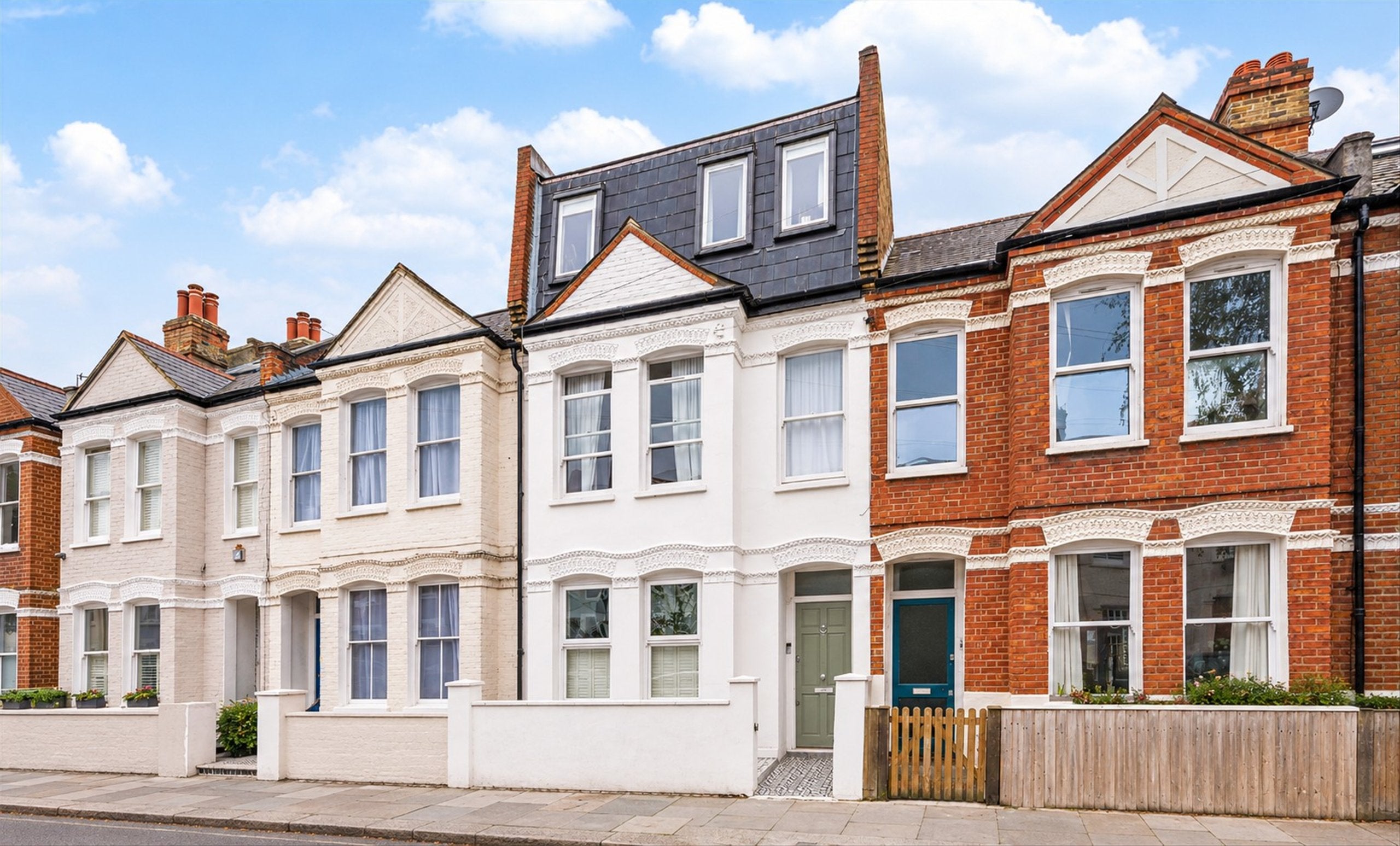 Flat Stephendale Road in Greater London