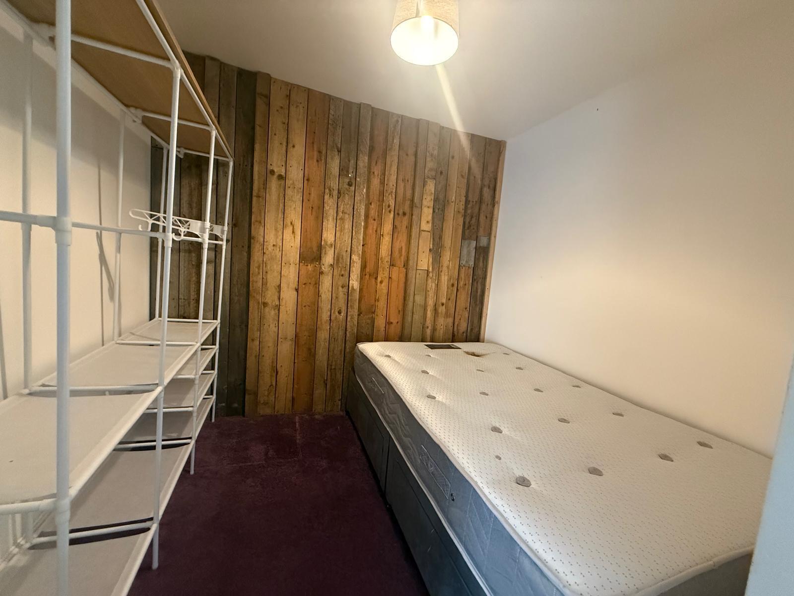 Flat Kingsbury in Aylesbury