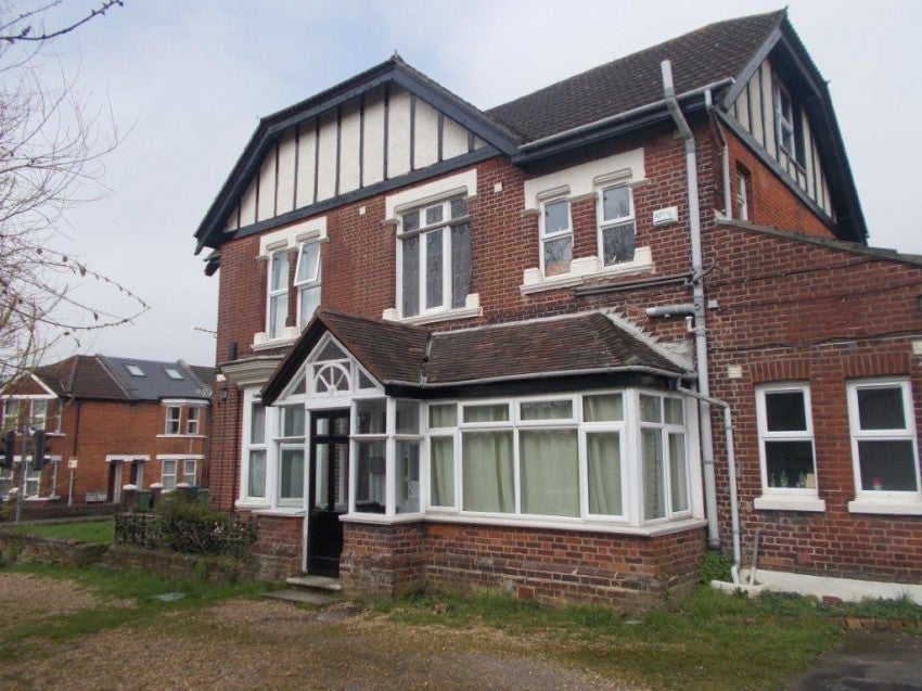 Flat Portswood Road in Southampton