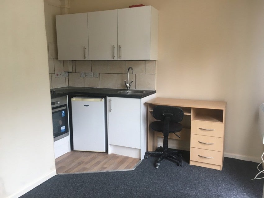 Flat Portswood Road in Southampton